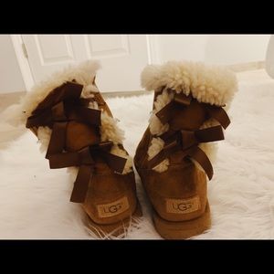 UGGS Bow Tie